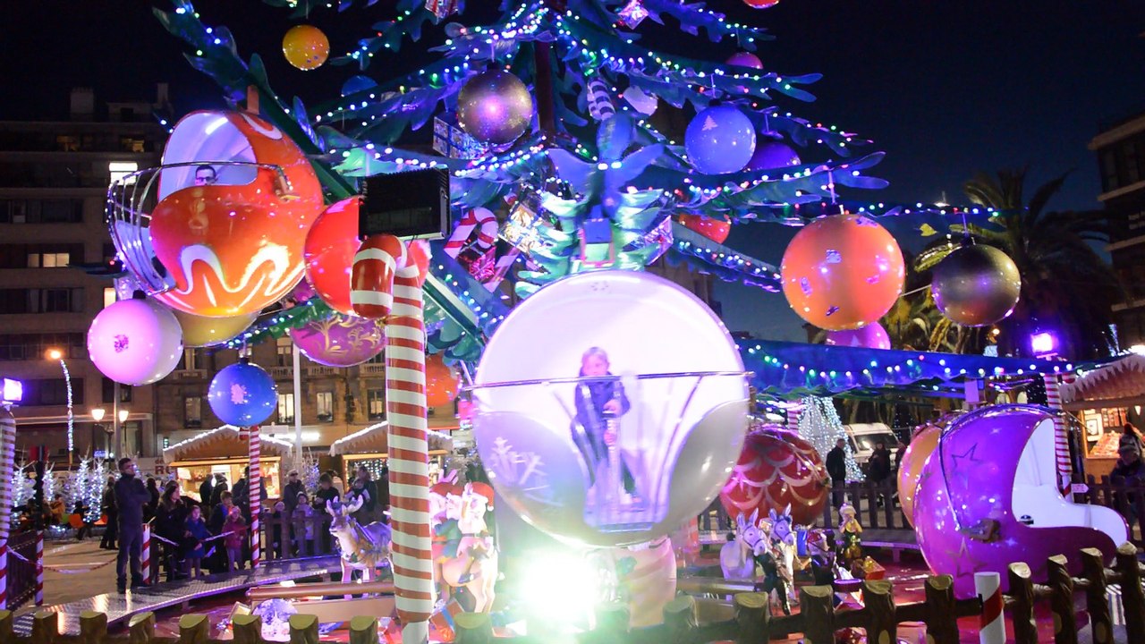 Marché de Noel Toulon 2016 - Video Travelling Manège - 1080p