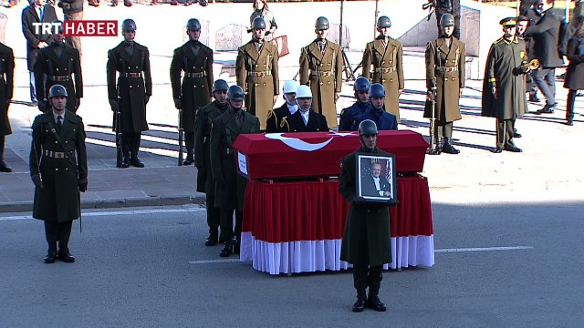 Eski TBMM Başkanı Sezgin için TBMM'de tören