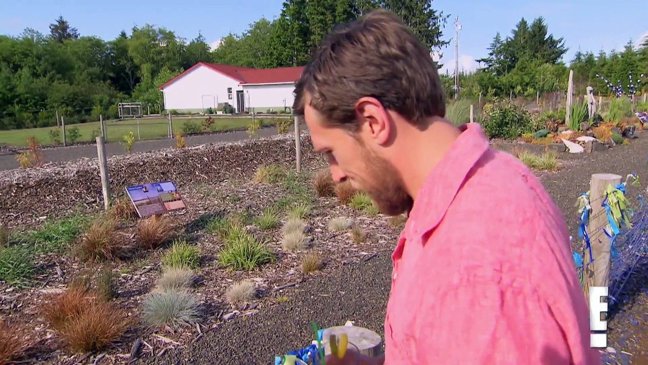 Nikki Bella asks for Daniel Bryan's help with her comeback  Total Divas Preview Clip, Dec