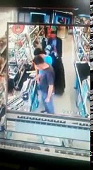 A101 Mağazasının Güvenlik Kamerasına Takılan İğrenç Görüntü!