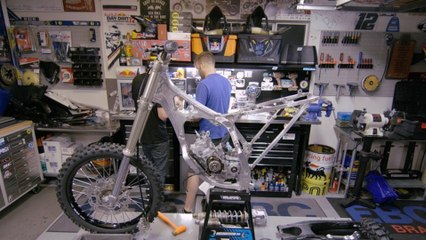 Project Two-Stroke Pt 1: Watch Aaron Colton Fully Rebuild a 2006 Yamaha YZ125