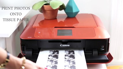 Un cadeau de Noël parfait à l'aide d'un sèche-cheveux placé devant une bougie...