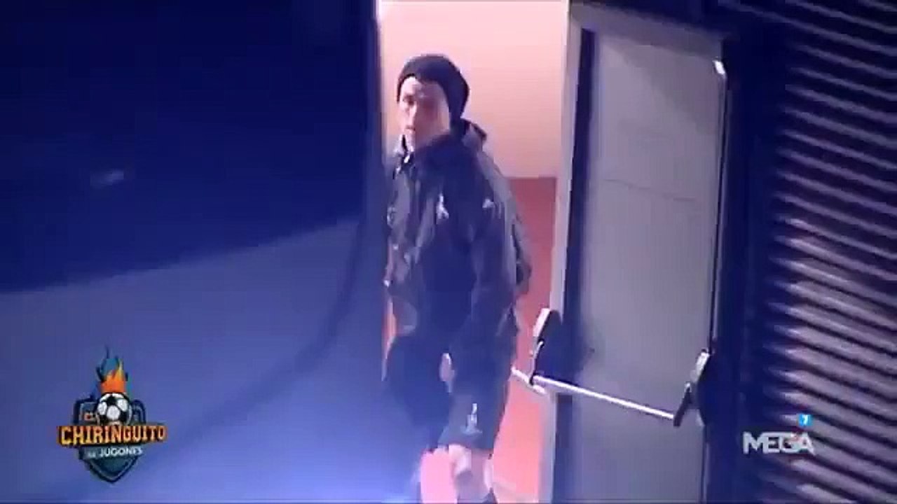 Cristiano Ronaldo : un fan réussit à passer la sécurité et à l'atteindre