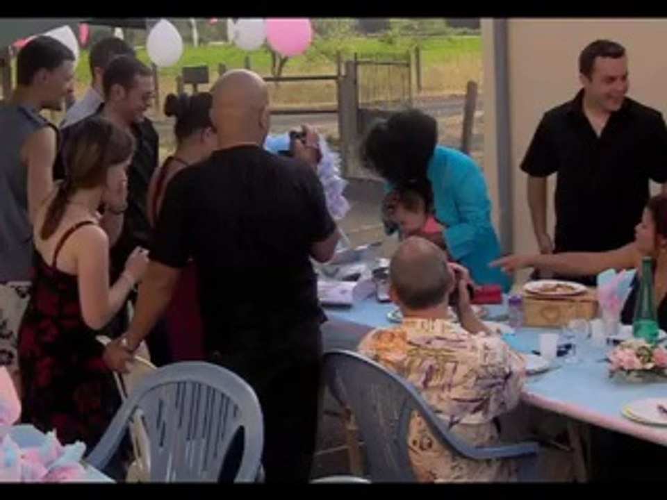 Tiens, ça date cette vidéo. Une rescapée sur dailymotion après la perte de ma chaîne YouTube. Certaines copines, faut les l