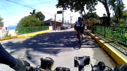 Tải video: 4k, Papai Noel Biker, Noel biker nas trilhas natalinas, cicloturismo de aventura ilhabela, 25 bikerss, ILHABELA, SP, Brasil, Marcelo Ambrogi, Litoral Sul, Mtb, (27)