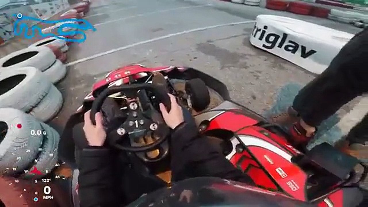 Quand une fille essaie le karting!!!