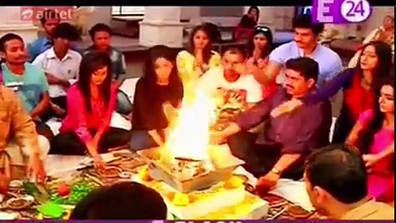 Yeh Rishta Kya Kehlata Hai 8th December 2016 News - NAIRA GAYU KO MILA SABOOT