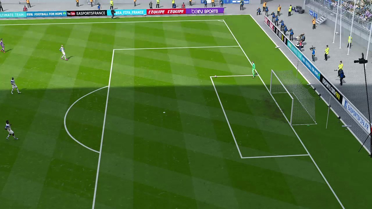 FIFA 16 Team Action 8