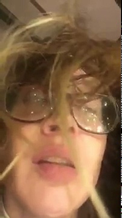Fiona Apple Sing Her New Christmas Song 'Trump's Nuts Roasting on an Open Fire'(360p)