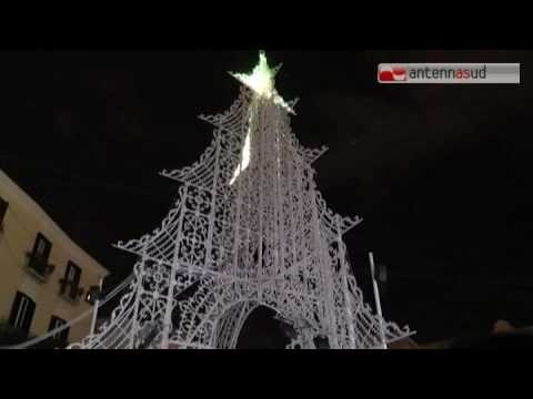 TGSRVdic07 natale si accende albero
