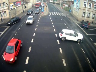 Une femme a la vie sauve grâce un lampadaire