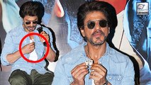 Shahrukh Khan Shows His Raees Locket At Raees Trailer Launch