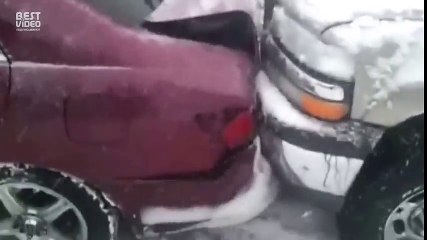 В США снегу навалило/ Клуб любителей летней резины