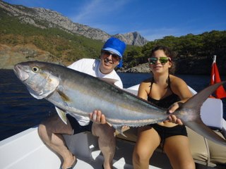 BABA KIZ BALIK AVI KEYFINI ANCAK BOYLE CIKARABILIR - www.adrasanbalik.com