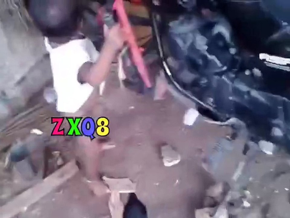 bizarre