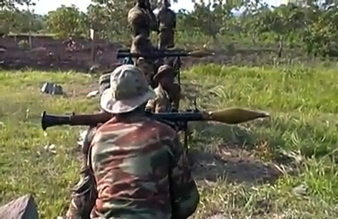 Insolite: ces soldats prennent la fuite alors qu'ils étaient en plein entraînement.