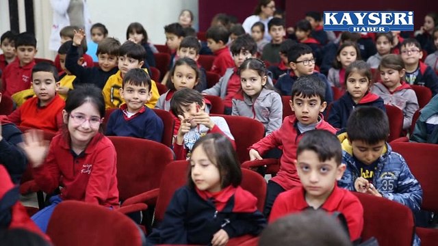 TALAS BELEDİYE BAŞKANI PALANCIOĞLU ATIK PİL TOPLAYAN ÖĞRENCİLERİ ÖDÜLLENDİRDİ
