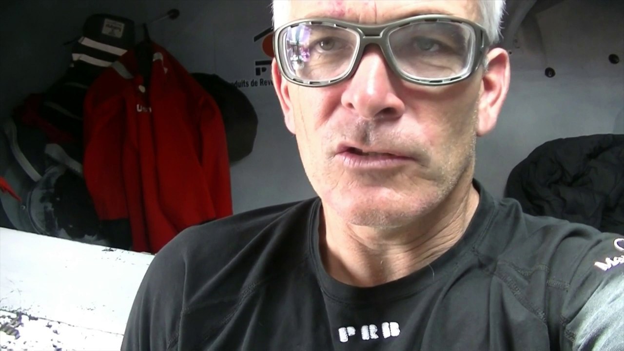 J33 : Vincent Riou félicite Thomas Coville / Vendée Globe