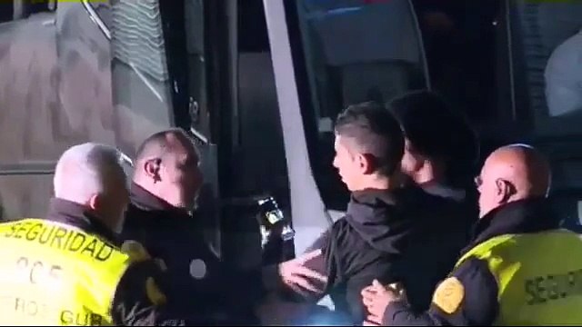 Ronaldo sauve un de ses plus fideles supporters attrapé par la sécurité