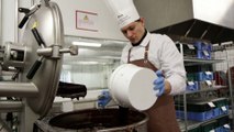 Dans les coulisses d'une chocolaterie à la Maison du chocolat