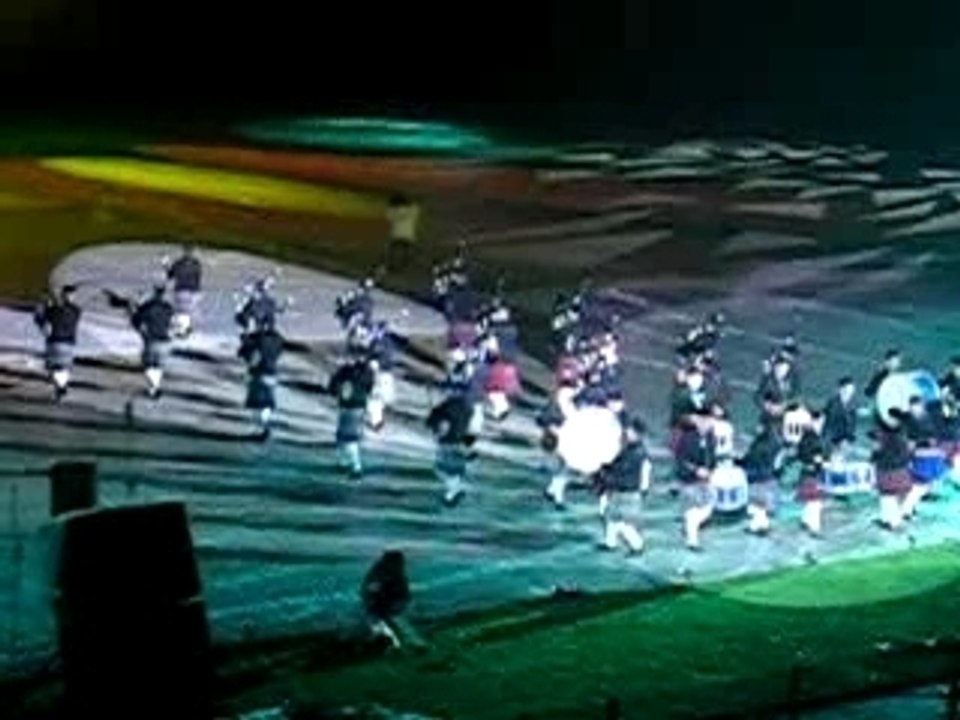 NUIT MAGIQUE FIL 2006 PIPE BAND