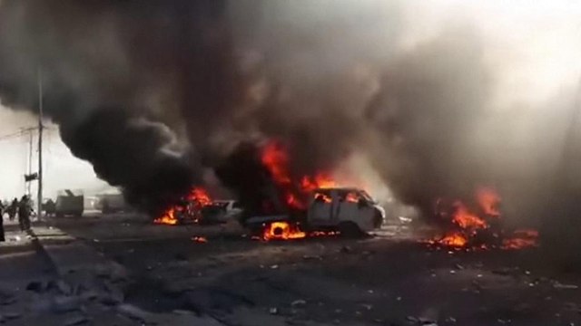 Iraq, raid aerei fanno strage di civili al Nord. L'esercito di Baghdad: Non siamo stati noi