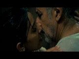 Sunny Leone Gets KISSING TIPS from Naseeruddin Shah