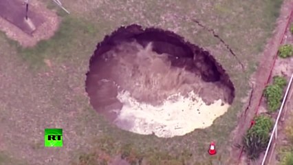 This Giant Sinkhole Looks Makes It Look Like The World Is Ending