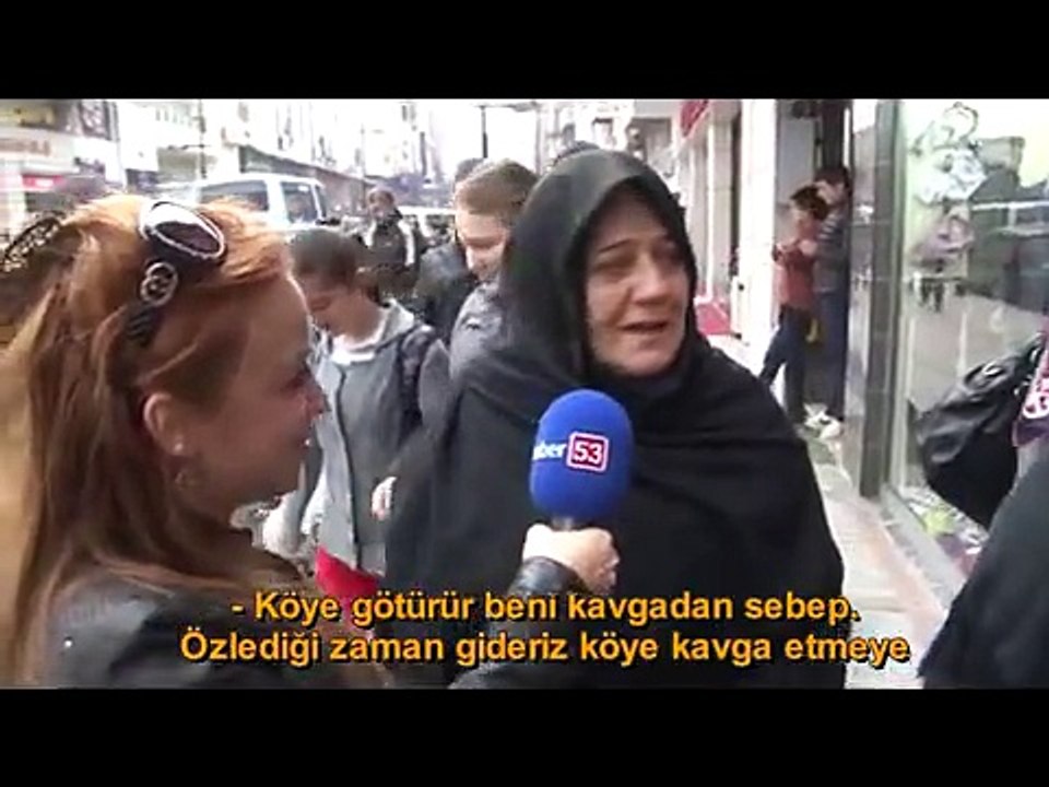 bizi her şey sinirlendirir çünkü paramız yok