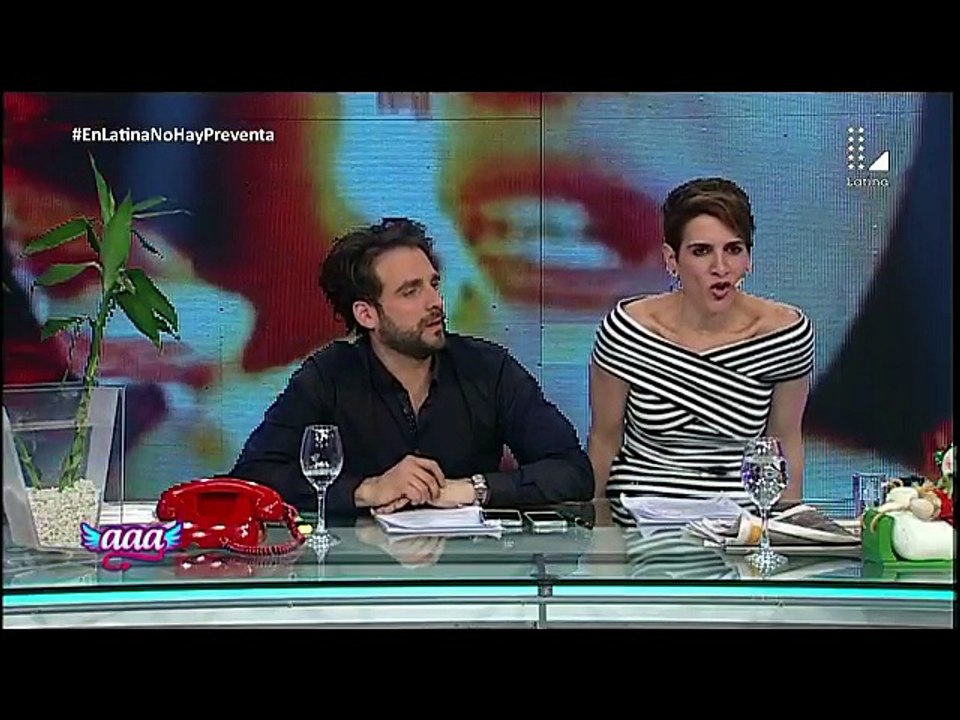 PELUCHIN LOCO POR EL ESCOTE DE MILENA