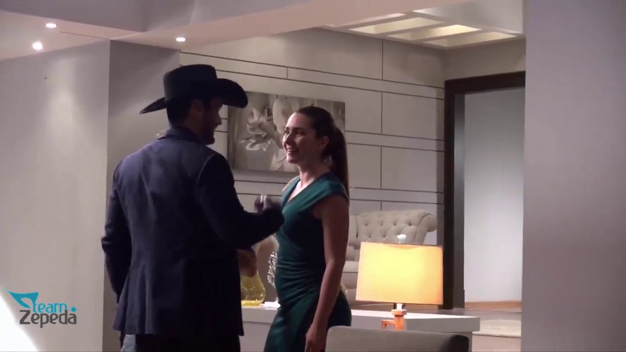 David Zepeda @davidzepeda1 y Ariadne Díaz detrás de las grabaciones #LaDobleVida