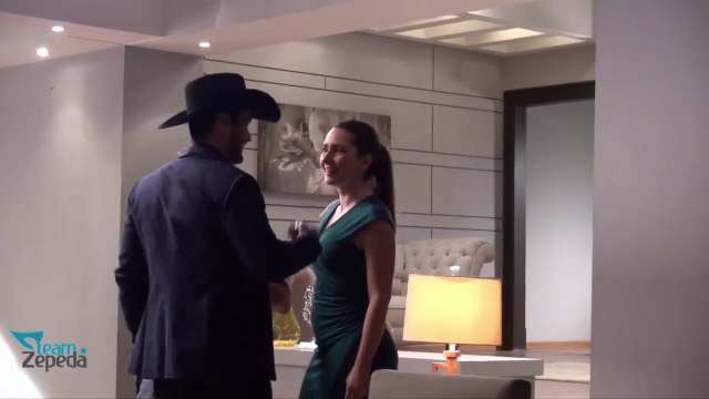 David Zepeda @davidzepeda1 y Ariadne Díaz detrás de las grabaciones #LaDobleVida