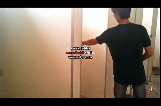 thi cong vach ngan ve sinh gia re