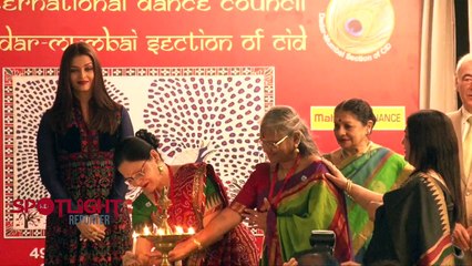 Aishwarya Rai Bachchan At 49th World Congress on Part 1/3 2016