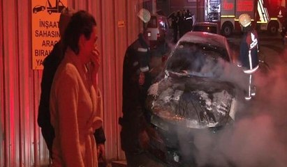 Yanan aracını gözyaşlarıyla izledi