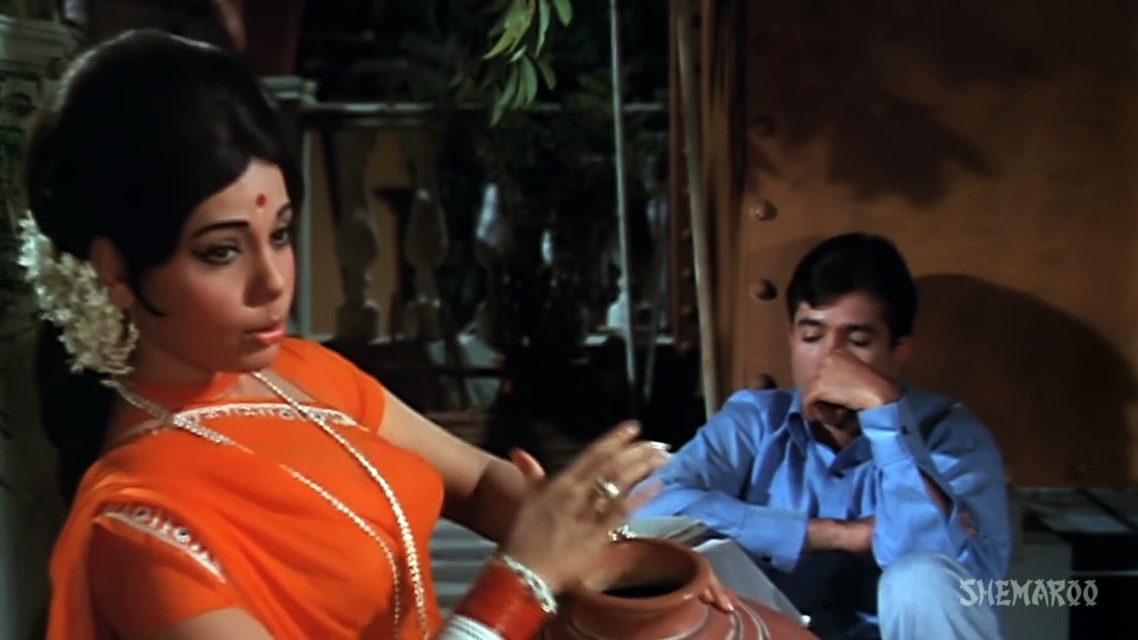 Bindiya Chamkegi Mumtaz Rajesh Khanna Do Raaste Bollywood