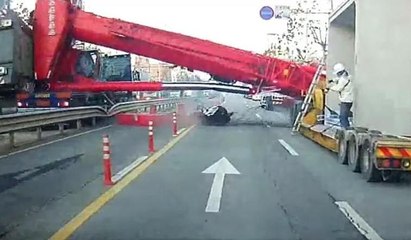 Vinç devrildi, işçiler ölümden döndü