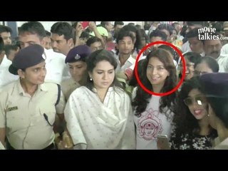 Juhi Chawla Support Cleanliness Drive At Byculla Station