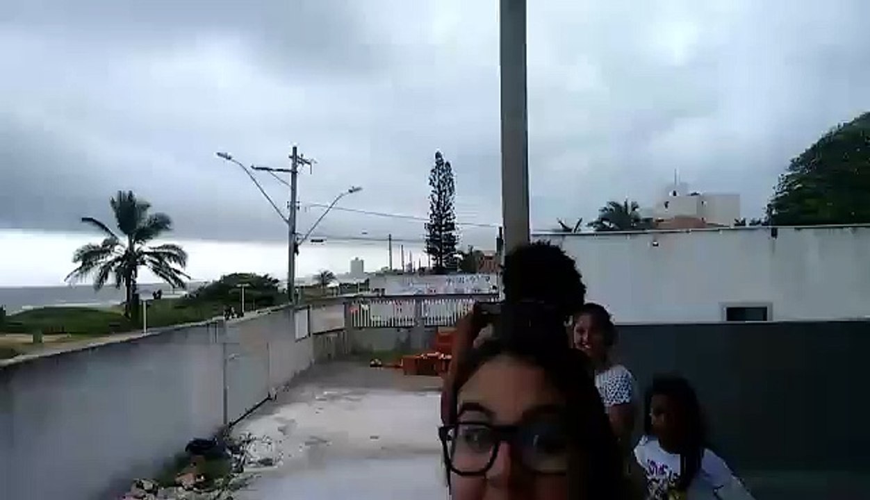 Nuvem rolo surpreende moradores de Jacaraípe na Serra