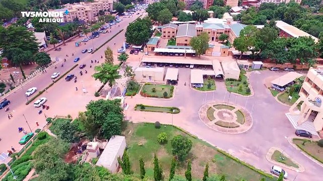 Fabiola (le couple parfait) - saison 2 - Épisode 17 : Viriles explications