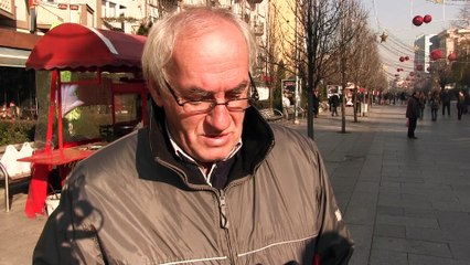 Qytetaret flasin per murin ne Mitrovice