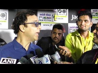 ANGRY Vidhu Vinod Chopra ABU$ES & INSULTS Reporter Who Laugh At Him