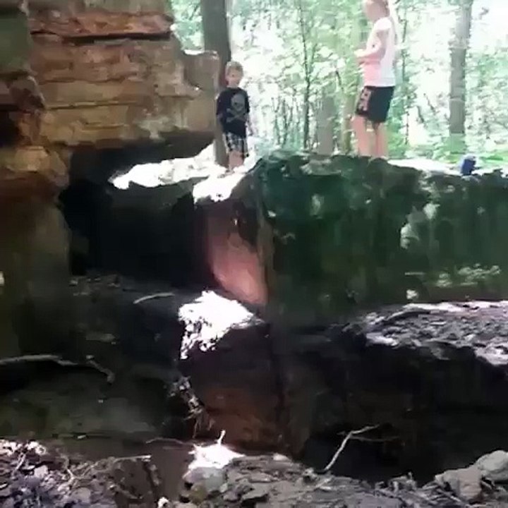 Funny Boy long Jumps