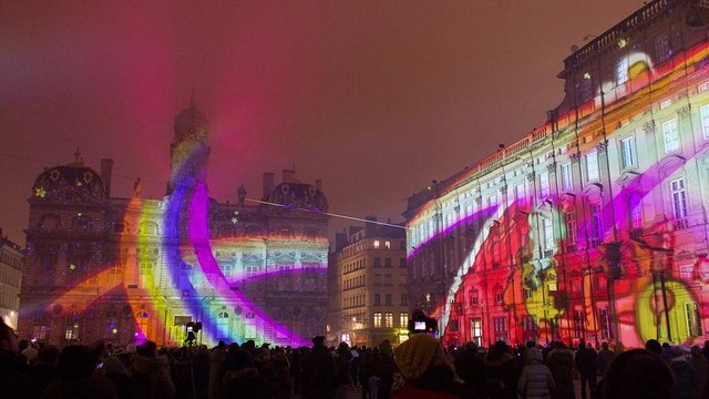 Brilla Lione con la Festa delle luci sotto sorveglianza