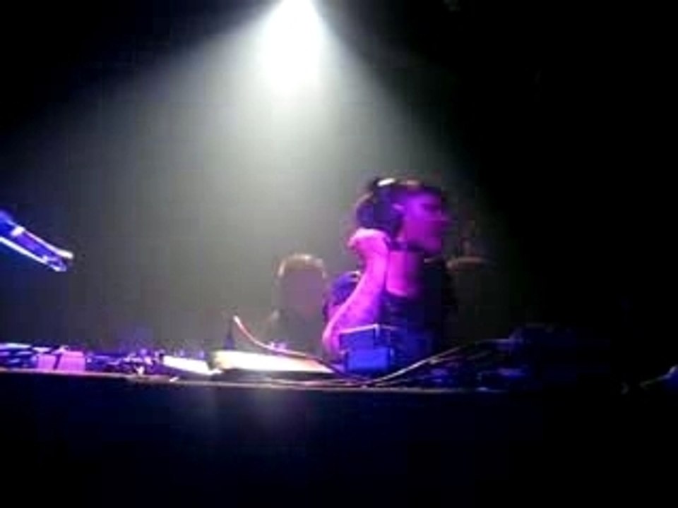 Miss Kittin - Stock Exchange @ Bataclan 010907 PT2