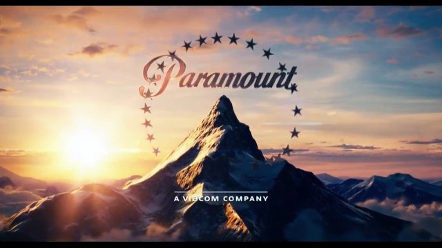 Новогодний корпоратив / Office Christmas Party (2016) русский трейлер