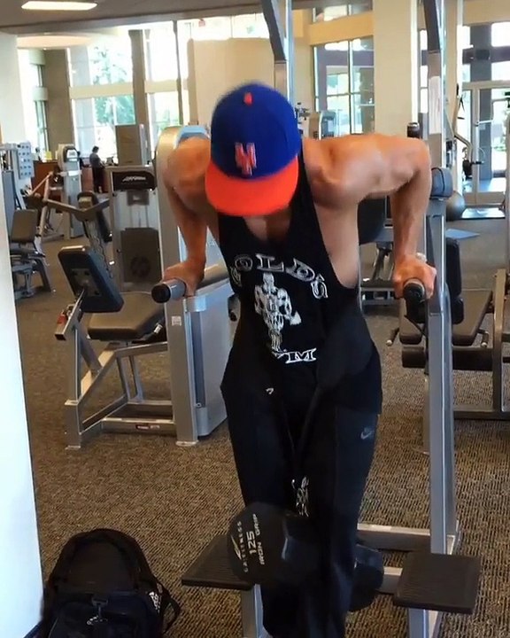 Weighted Dips -  Challanging Way to Increase Strength To Muscle