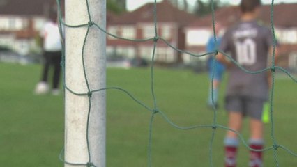 Pedofil botrány az angol focikluboknál, több száz egykor molesztál sportoló áll elő
