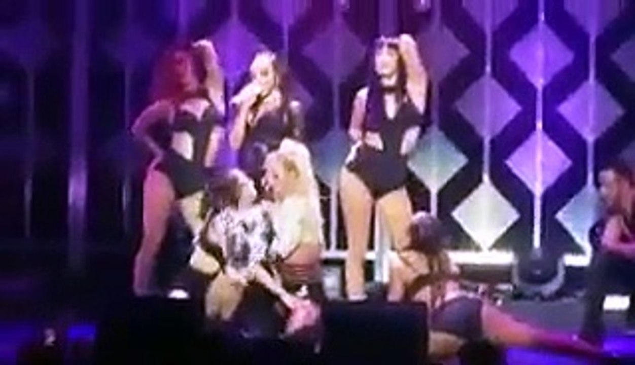 Britney Spears & Tinashe Perform “Slumber Party at KIIS FM Jingle Ball