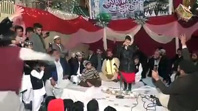 جسے نعت سننے کا شوق ھے وہ اس بچی کی نعت ضرور سنے۔۔۔۔۔ سبحان اللہ